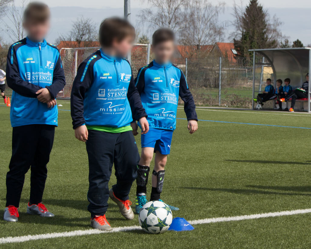 Trikots für die Fußballschule Imeri