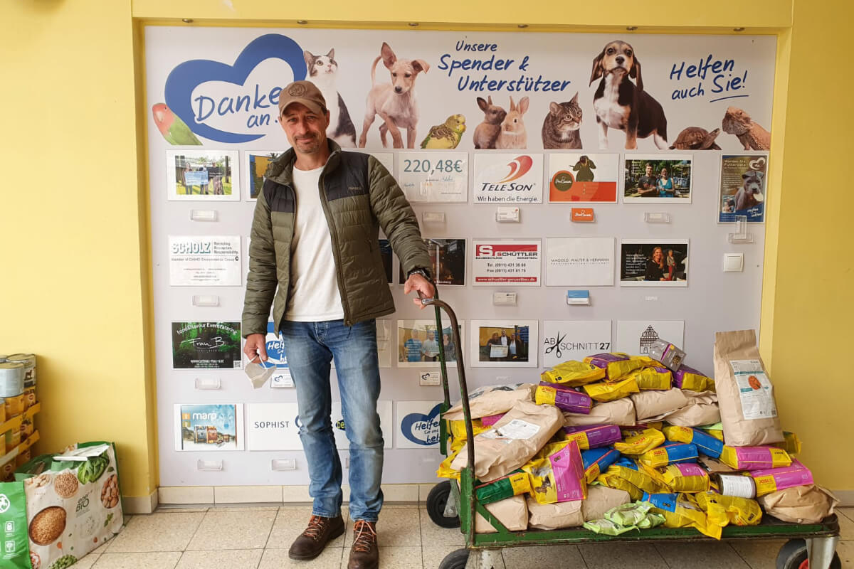 Futterspende für das Tierheim Nürnberg